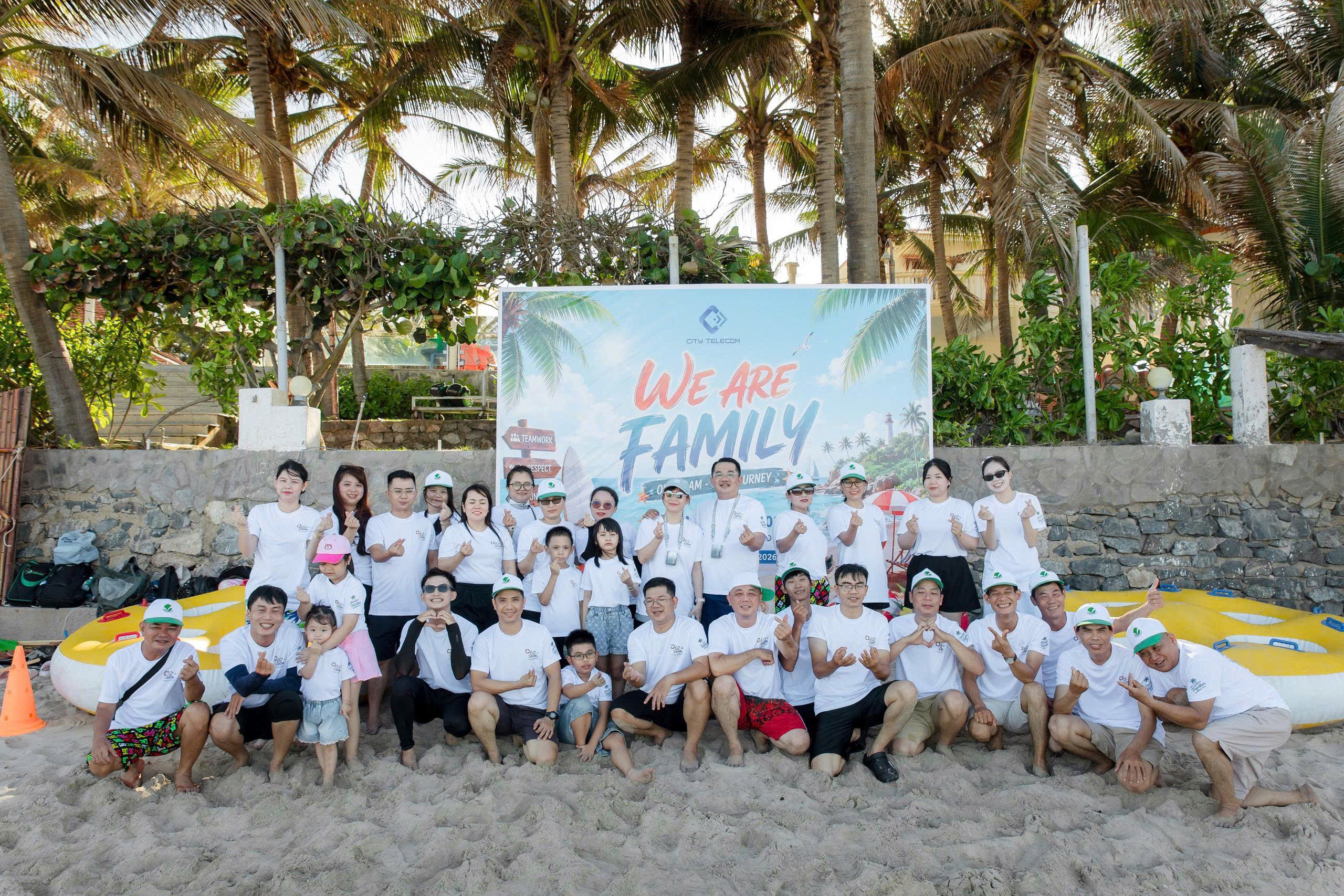 Khoảnh khắc Team Building đầy năng lượng – cùng nhau tạo nên tinh thần đồng đội bền chặt.
