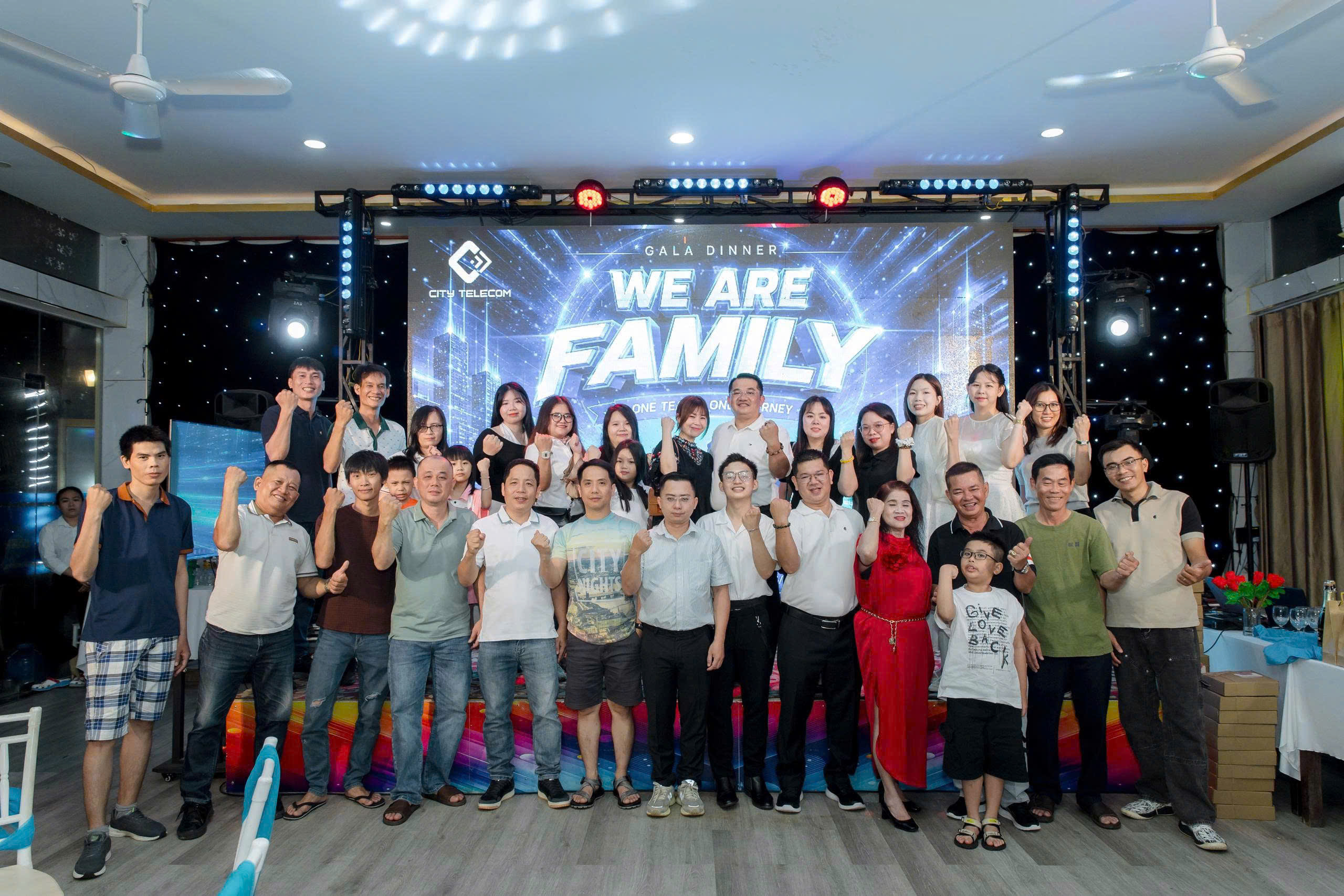 Tập thể CITY TELECOM trong đêm Gala Dinner – dấu ấn của hành trình 18 năm gắn kết.